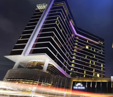 [B00063] The Trans Luxury Hotel